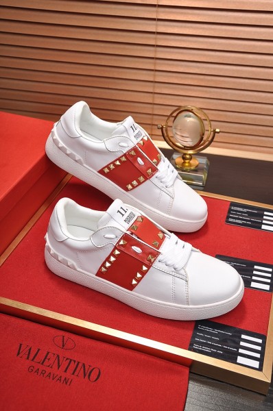 Valentino Rockstud Low Top Stylish Skateboarding Shoes Women's White Red