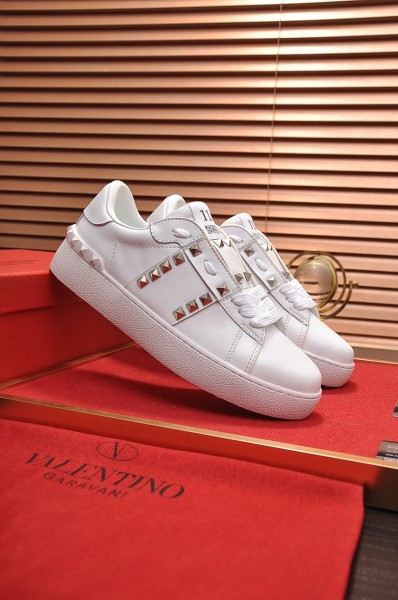 Valentino Garavani Rockstud Untitled Sneakers