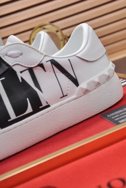 Valentino Star Open Low 'Logo Print - White'
