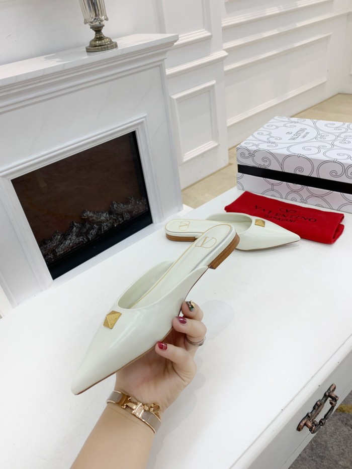 Valentino Roman Stud Fashion Slippers Women's Ecru