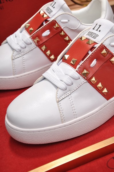Valentino Rockstud Low Top Stylish Skateboarding Shoes Women's White Red