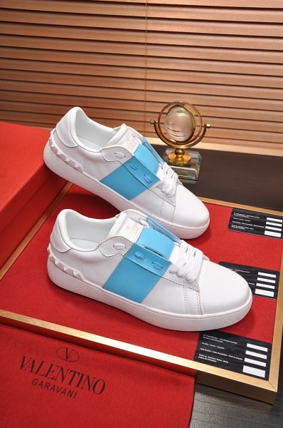 Valentino Garavani Rockstud Untitled calfskin sneaker 27