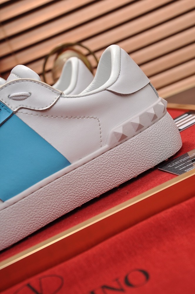 Valentino Garavani Rockstud Untitled calfskin sneaker 27