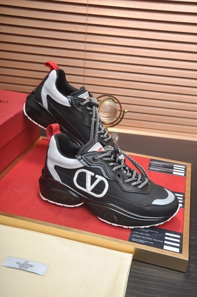 Valentino Low Top Casual Shoes Women's Black