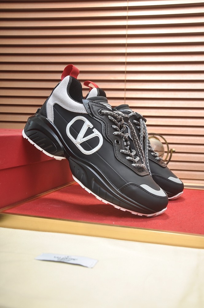 Valentino Low Top Casual Shoes Women's Black