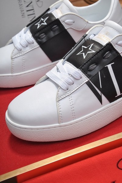 Valentino Star Open Low 'Logo Print - White'