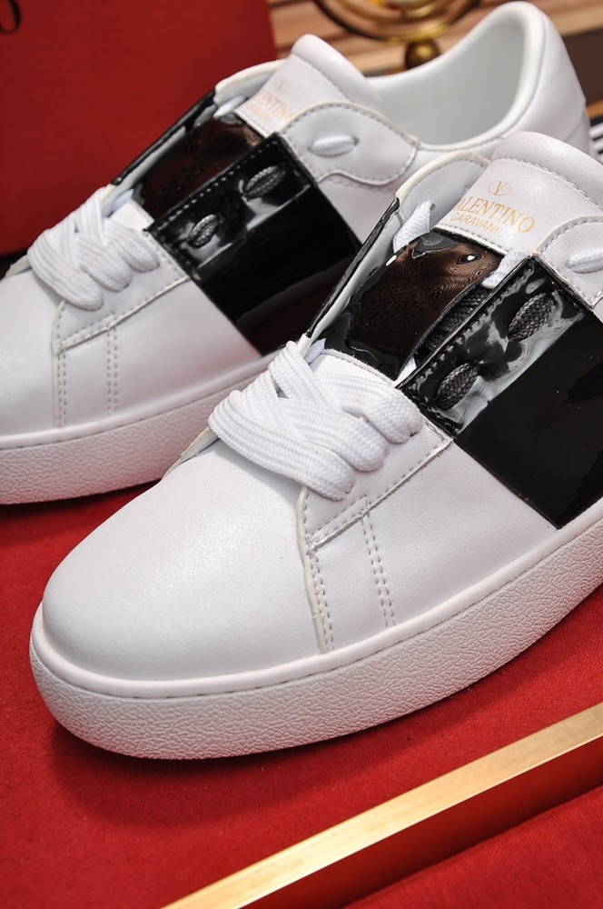 Valentino Open Skateboard Shoes Men Low-Top White/Black RY2S0830TCQA01