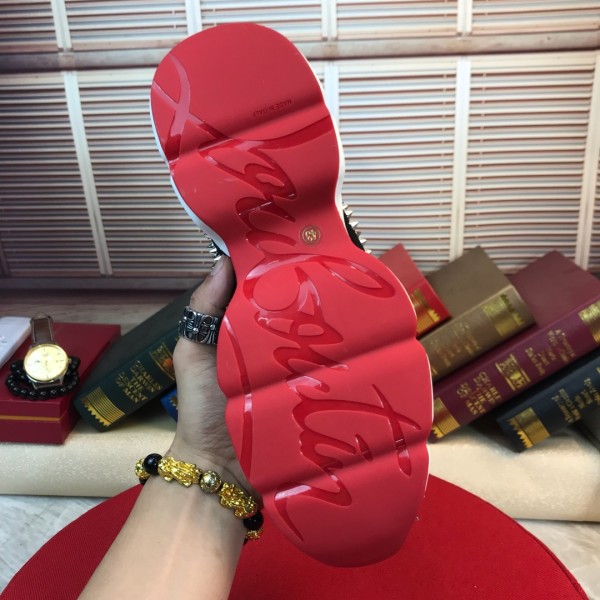 Christian Louboutin CL Low top Casual Shoes Black