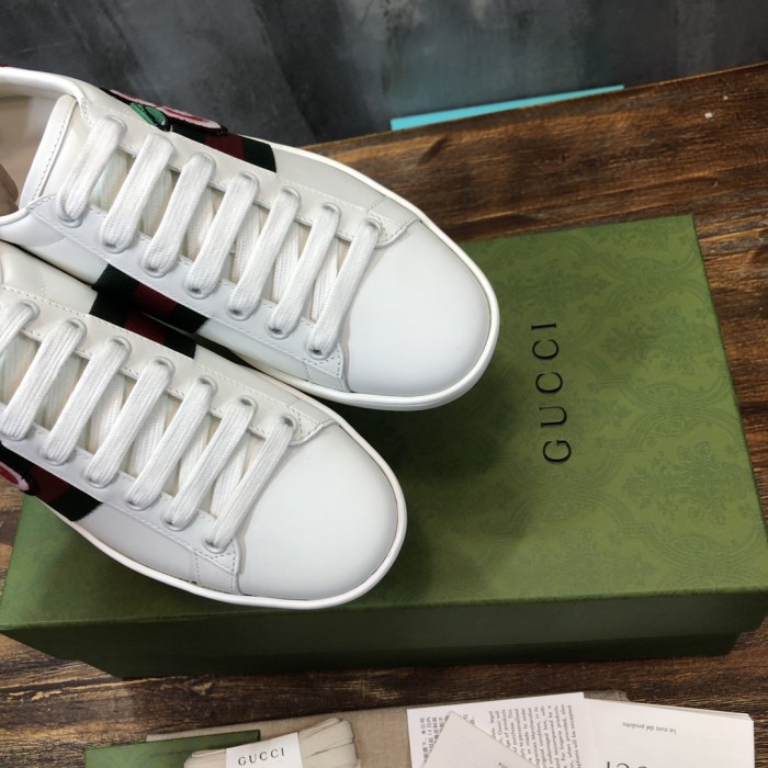 Gucci Ace GG Apple