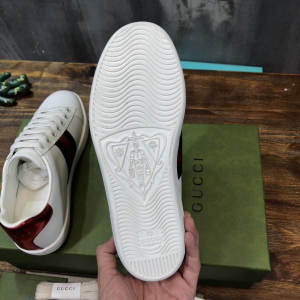 Gucci Ace Embroidered Love