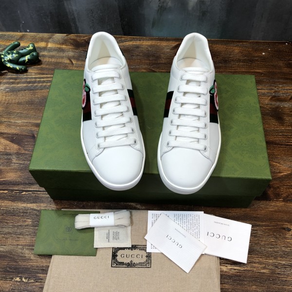 Gucci Ace GG Apple