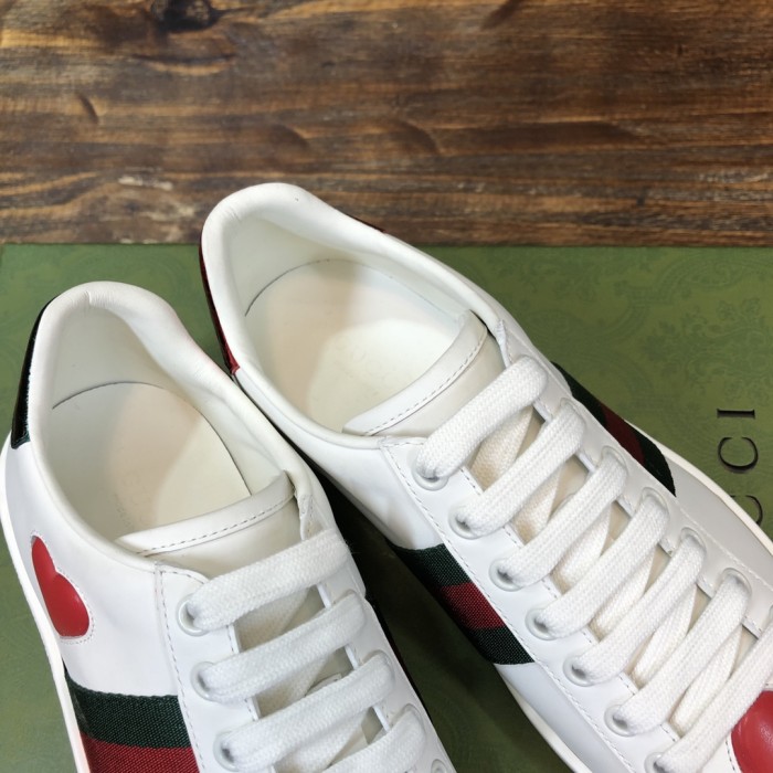 Gucci Ace Embroidered Hearts (W)