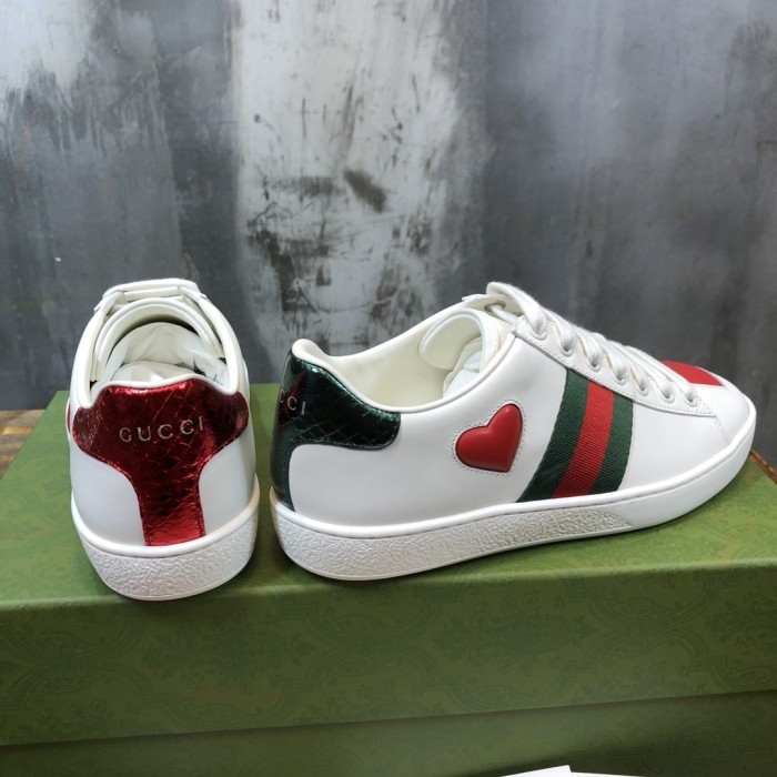 Gucci Ace Embroidered Hearts (W)