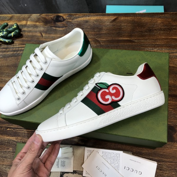 Gucci Ace GG Apple