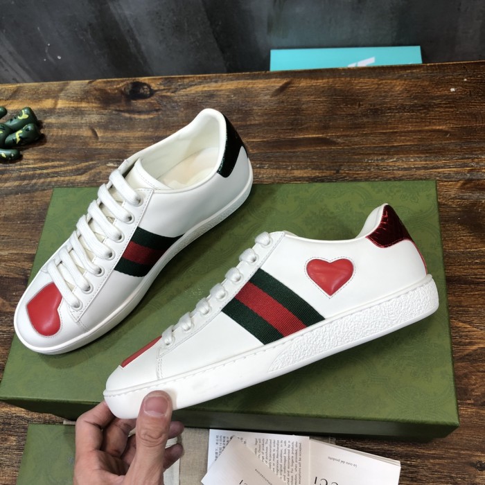 Gucci Ace Embroidered Hearts (W)
