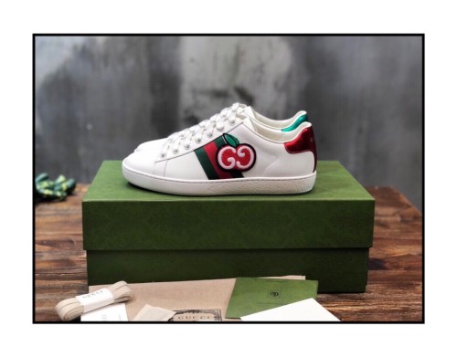 Gucci Ace GG Apple