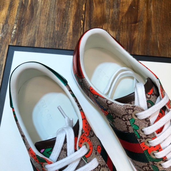 Gucci Ace Strawberry Beige