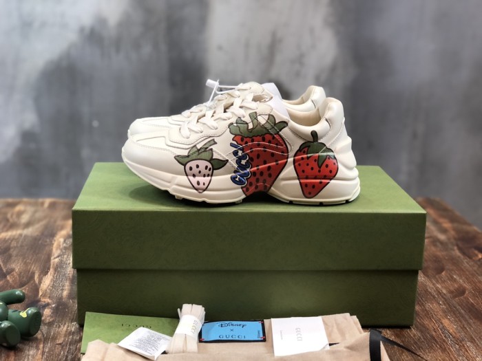 GUCCI Rhyton GUCCI Strawberry Sneakers