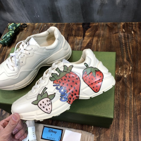 GUCCI Rhyton GUCCI Strawberry Sneakers