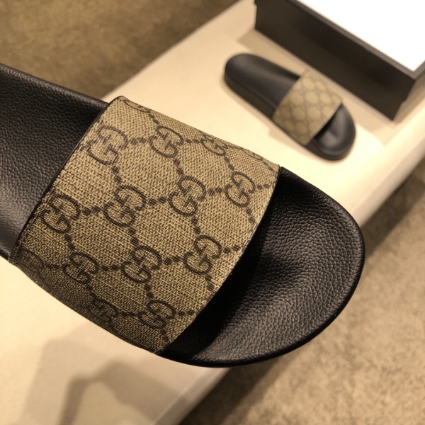 GUCCI Slide Grey Sandals Monogram