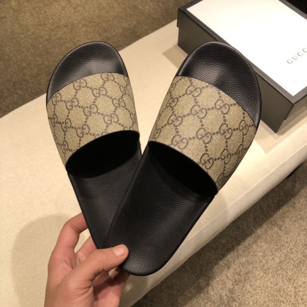 GUCCI Slide Grey Sandals Monogram