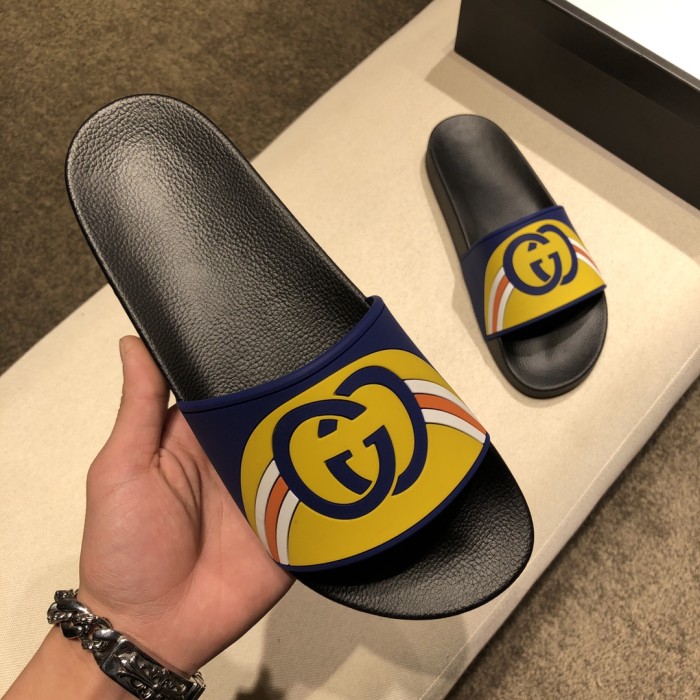 GUCCI Pursuit Logo Slides 'Gold Navy'