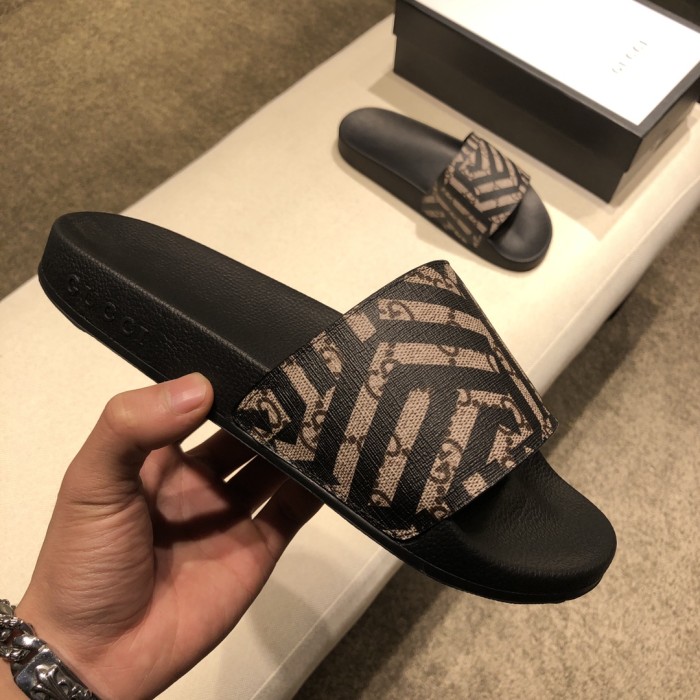 Gucci Gg Supreme Slide 'Caleido'