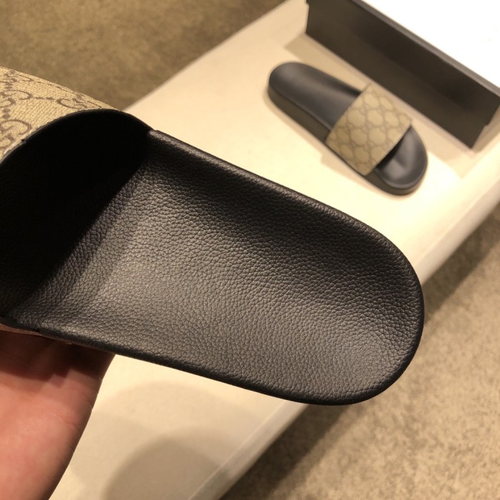 GUCCI Slide Grey Sandals Monogram