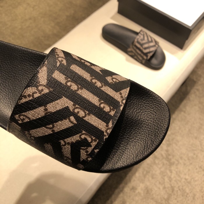 Gucci Gg Supreme Slide 'Caleido'