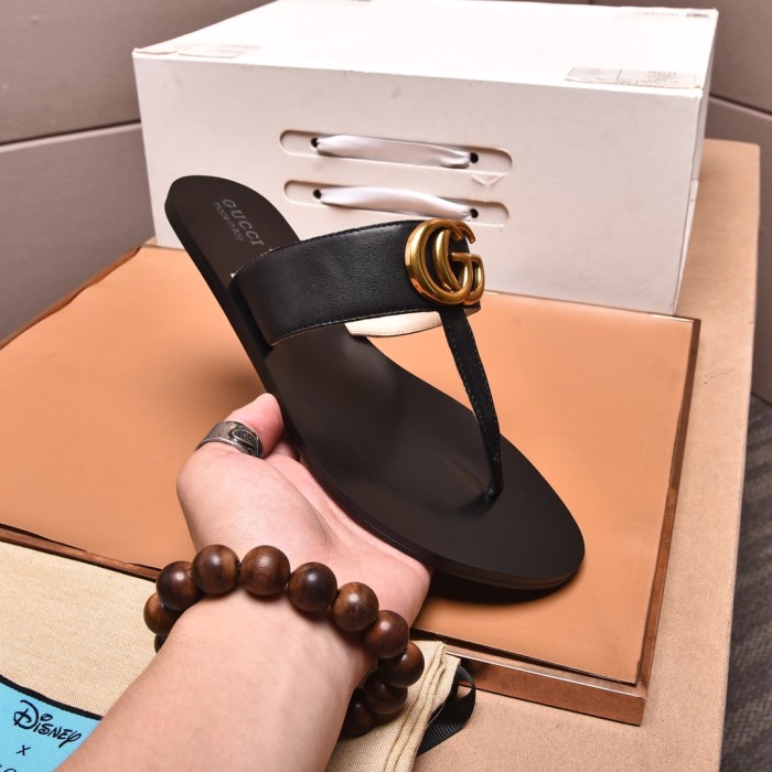 GUCCI Leather Thong Sandals Women's