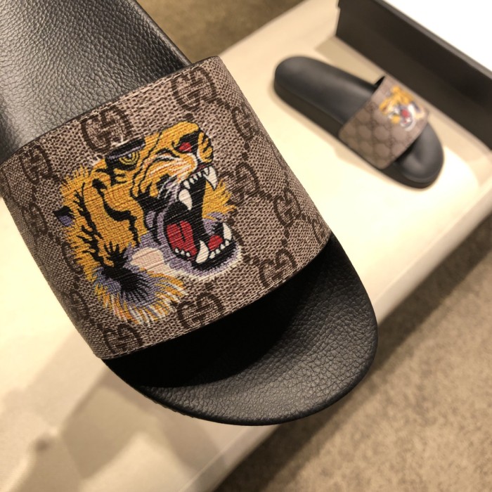 GUCCI GG Supreme Rubber Slide Slippers Black