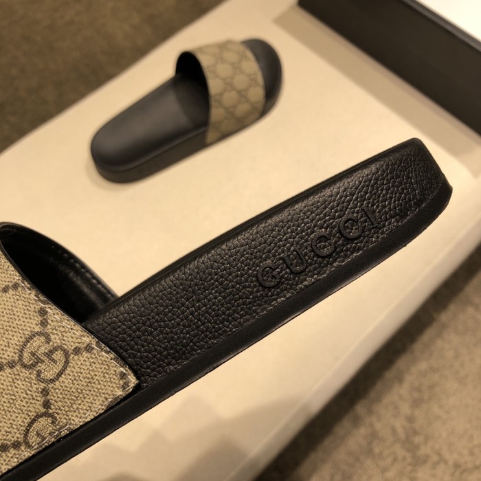 GUCCI Slide Grey Sandals Monogram