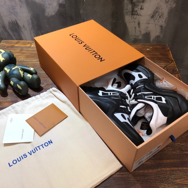 LOUIS VUITTON Lv Archlight Calfskin Sports Shoes Black/White Women's