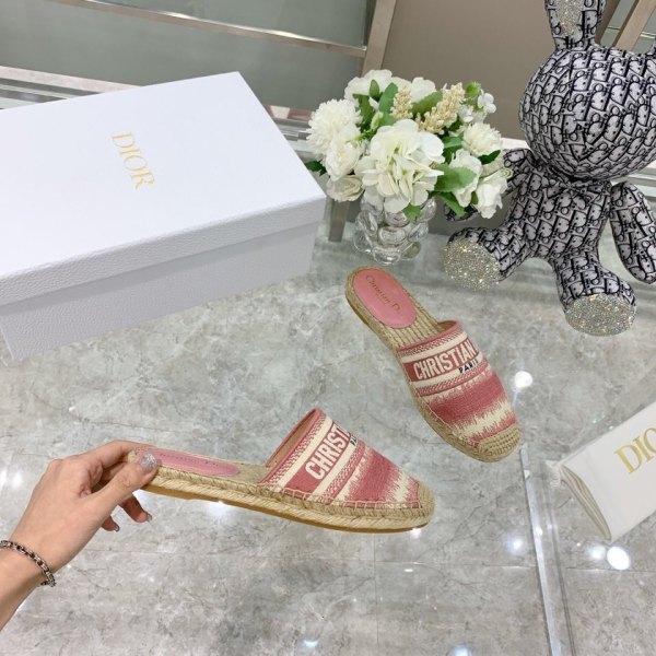 DIOR Granville Closed Toe Slippers Women's Nude