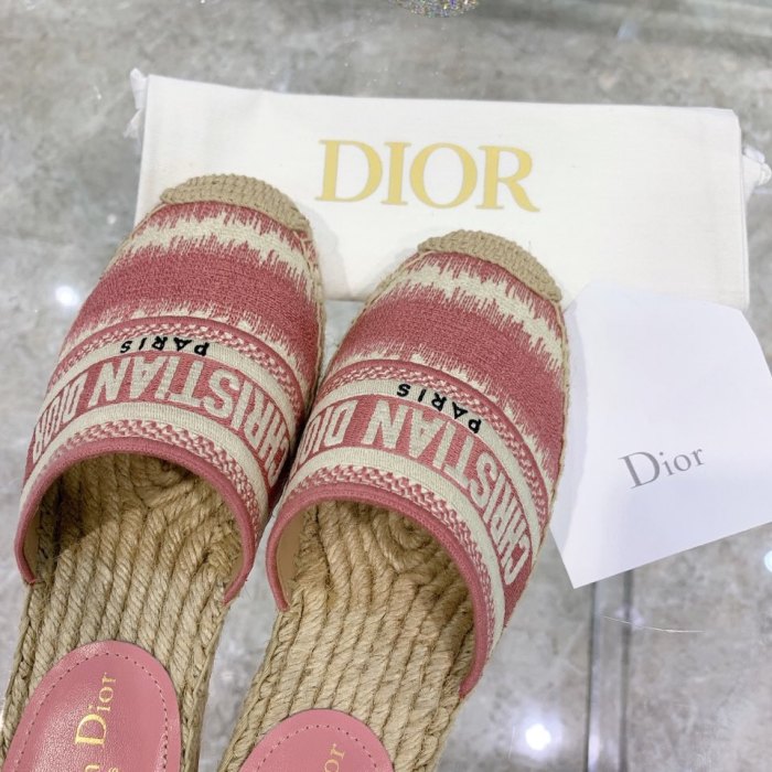 DIOR Granville Closed Toe Slippers Women's Nude