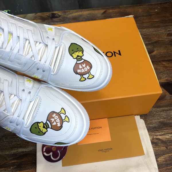 Louis Vuitton Trainer nigo white