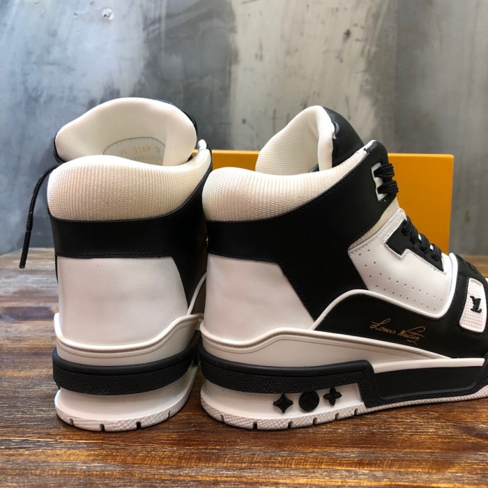 Louis Vuitton Trainer Black White