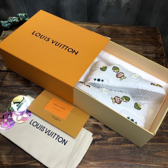 Louis Vuitton Trainer nigo white