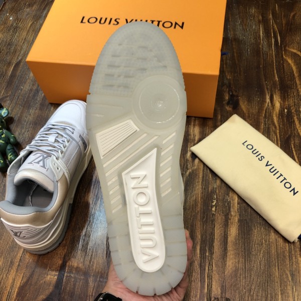 Louis Vuitton Trainer white denim