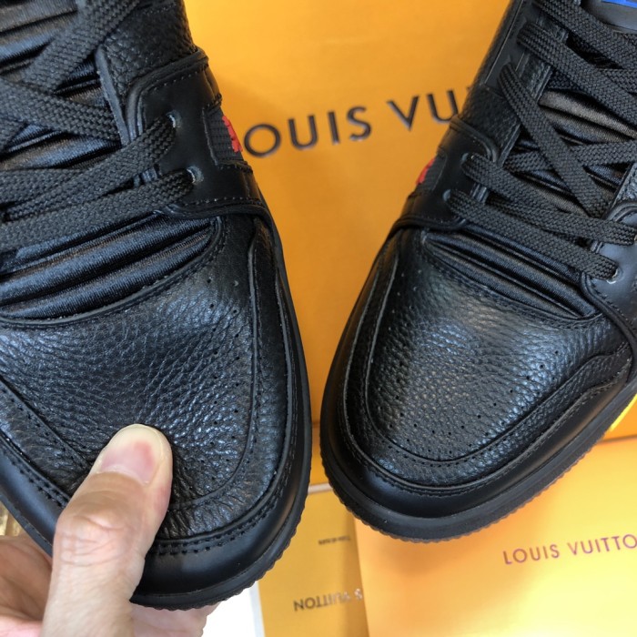 Louis Vuitton Trainer Black Signature