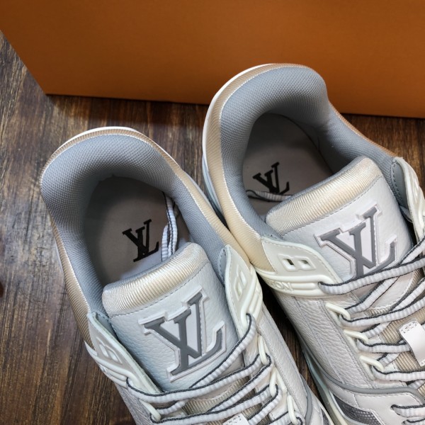 Louis Vuitton Trainer white denim