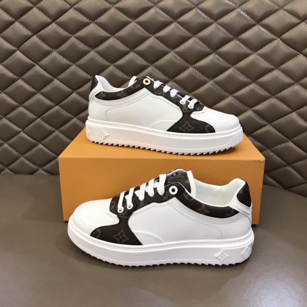 Louis Vuitton 1AAWFP Time Out Sneaker