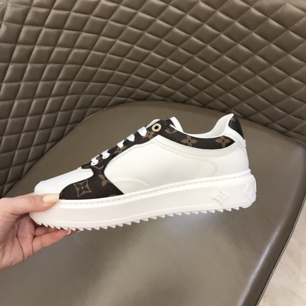 Louis Vuitton 1AAWFP Time Out Sneaker