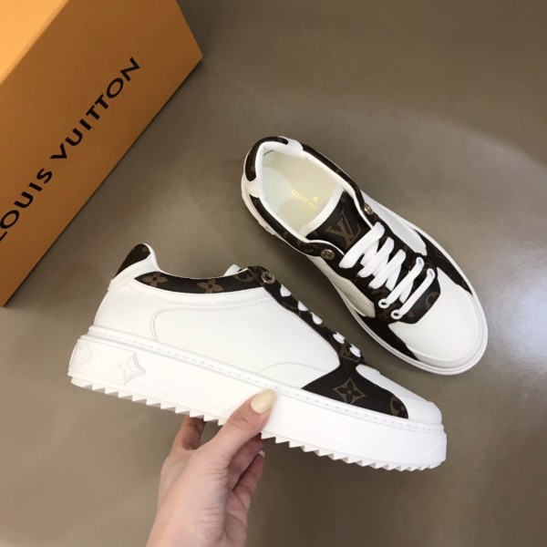 Louis Vuitton 1AAWFP Time Out Sneaker