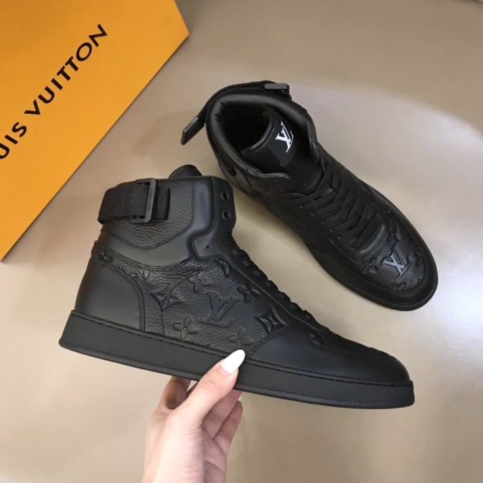 LOUIS VUITTON Rivoli Grain Embossed High-Top Fashion Sneakers for Men, Black