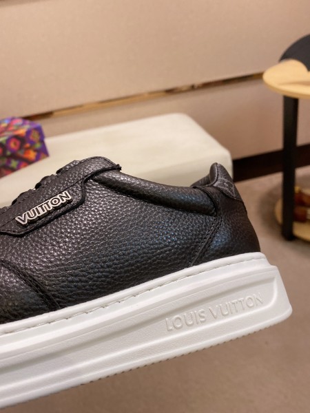 LOUIS VUITTON Beverly Hills Sneakers 'Black With White Logo'