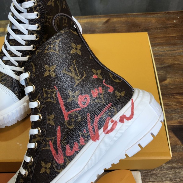 LOUIS VUITTON Squad Comfortable High top Casual Shoes Women's Brown