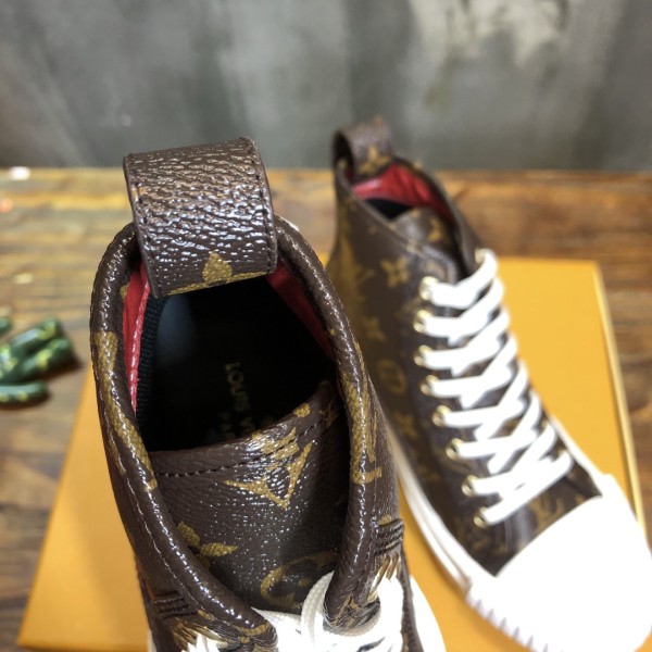 LOUIS VUITTON Squad Comfortable High top Casual Shoes Women's Brown