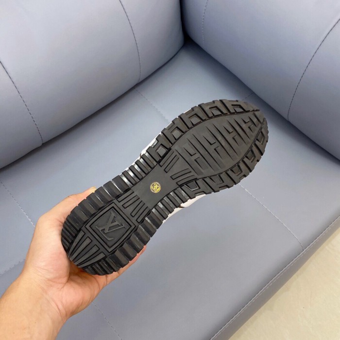 LOUIS VUITTON Run Away Monogram