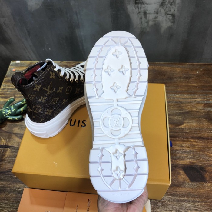 LOUIS VUITTON Squad Comfortable High top Casual Shoes Women's Brown